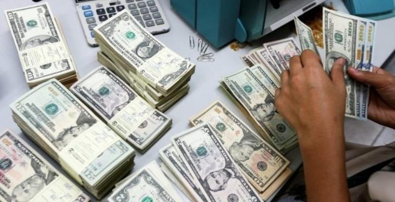 Güne yükselişle başlayan dolar 13.40 düzeyini gördü