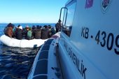 İzmir açıklarında 80 sistemsiz göçmen kurtarıldı