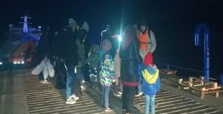 İzmir’de 164 kaçak göçmen yakalandı, 78 göçmen kurtarıldı