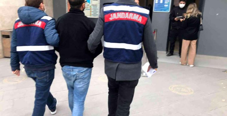İzmir’de FETÖ ve PKK şüphelisi 3 kişi yakalandı