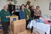 ‘İzmirli Teyzeler’den miniklere sıcak dokunuş
