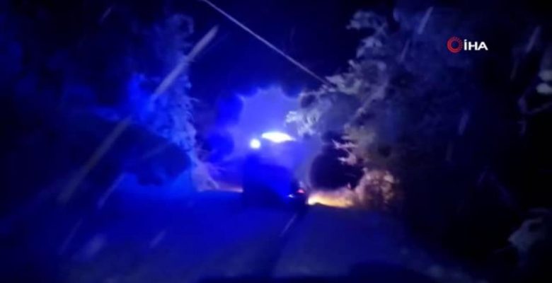 Kar nedeniyle köy yolu kapanan hastanın imdadına UMKE takımları yetişti