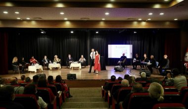 Karşıyaka’da Dünya Gönüllüler Günü için söyleşi düzenlendi