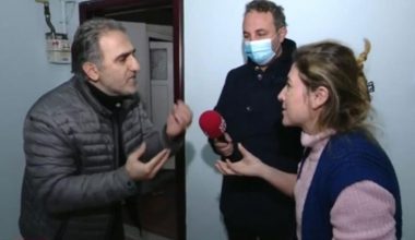 Meskeninin kapısını açan bayan fark ettiği eksiklik karşısında kriz geçirdi! Çabucak komşusunun zilini çaldı