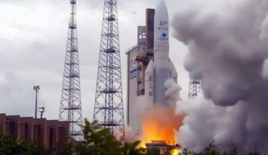 Son Dakika! NASA 10 milyar dolara mal olan dünyanın en büyük uzay teleskobu James Webb’i uzaya fırlattı