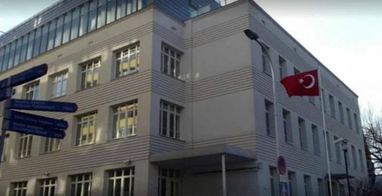 Türkiye’nin Varşova Büyükelçiliği’ne molotoflu hücum