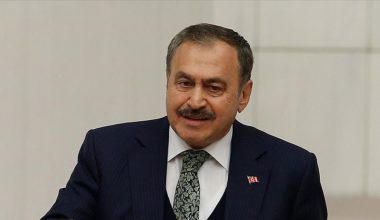 Veysel Eroğlu kimdir? Milletvekili Veysel Eroğlu misyonu nedir, kaç yaşında, nereli, ne bakanıydı?