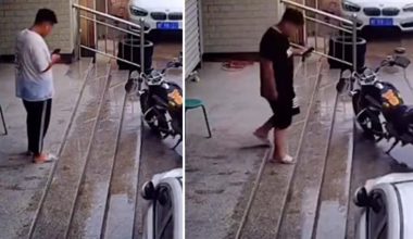 Yağmurlu havada banyo terliğiyle kaygan merdivenden inmeye çalışan genç, iki denemede de tıpkı sonucu aldı