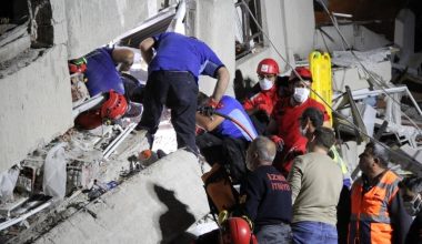 Zelzelede 30 kişinin öldüğü Emrah Apartmanı davasında tutuklu sanık kalmadı